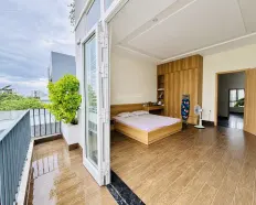Cho thuê/For rent: Nhà mới 3 tầng view sông Hòa Xuân, Đà Nẵng|Brand-new 3-storey river-view house