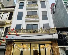 Cho thuê tòa nhà trung tâm quận Thanh Xuân trục Lê Văn Lương, 100m2 6 tầng, MT khủng, thang máy