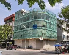 Tòa văn phòng "căn góc" gần Lương Đình Của 10m*16m, hầm, 5 tầng suốt, thang máy, 170 triệu/tháng