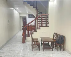Nhà riêng 1/ Phan Xích Long, 94m2 sẵn nội thất, giá 14 tr/th 2PN, ban công.