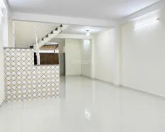 Cho thuê nhà Bình Lợi, DT: 5x20m. Trệt lầu. Phòng khách rộng, bếp và phòng ngủ. Có sân