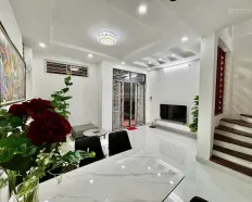 Cho thuê nhà nguyên căn phố Hoàng Quốc Việt - Cầu Giấy - Hà Nội