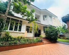 Cho thuê villa Xuân Thủy 500m2 - kinh doanh tốt - 120 triệu