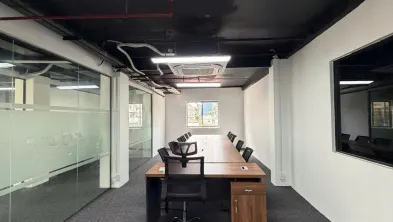 Cho thuê VP 210m2 Nguyễn Đình Chiểu, Q3 full nội thất, ngăn sẵn phòng, được làm việc 24/7