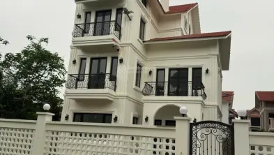 Cho thuê biệt thự sân vườn 400m2 KĐT Quang Minh - 10 phòng khép kín, nhận nhà ngay