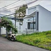 Bán gấp nhà mới xây, 127m2, 1 trệt 1 lửng, Thị Xã Trảng Bàng, SHR, Giá 600tr.