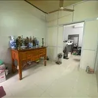 Mặt đường miếu hai xã- kinh doanh sầm uất- chủ nhà thiện chí bán