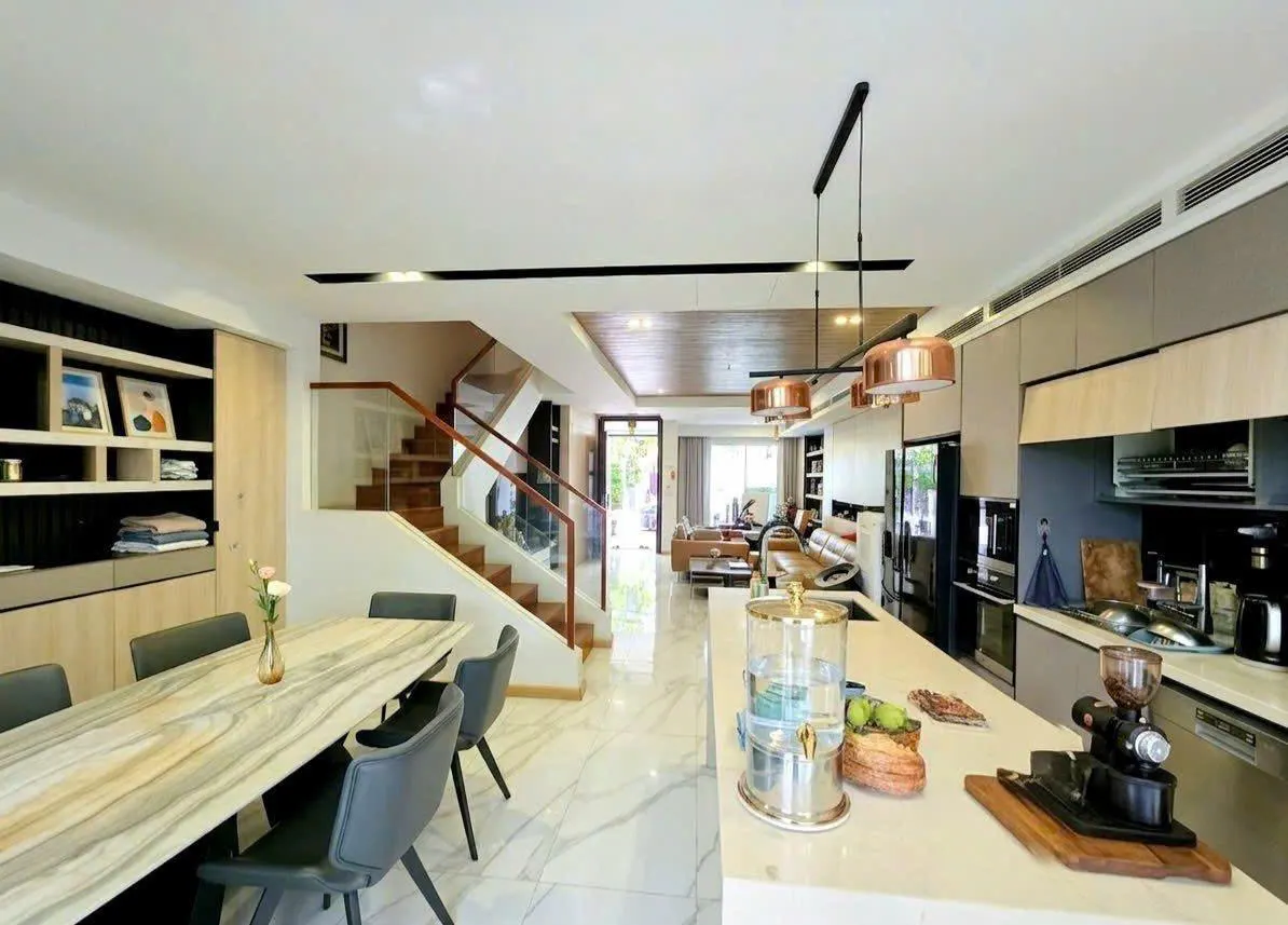 Hiếm nhà đẹp 3 tầng Nadyne Garden Park City, 120m2, mặt tiền 6m, sang trọng, ở sướng, giá 41.5 tỷ