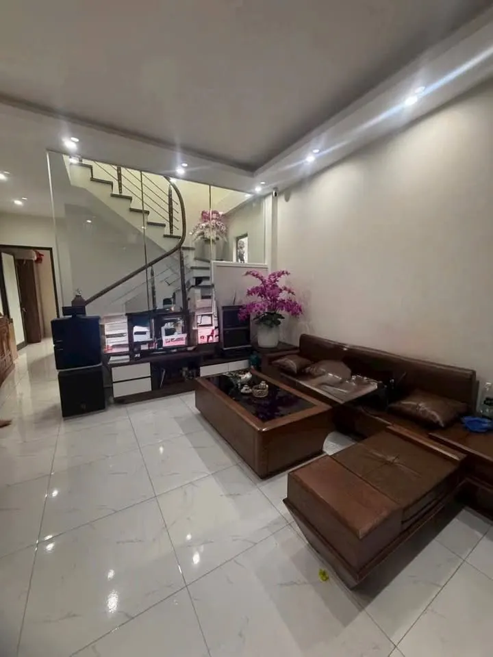 Bán nhà riêng thành phố Hạ Long, tỉnh Quảng Ninh, giá 2,4 tỷ