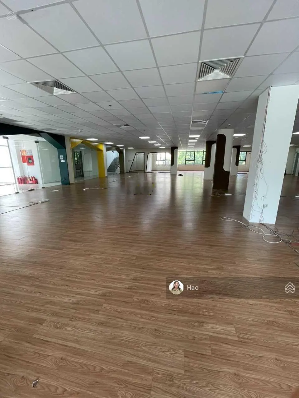 Cho thuê văn phòng Fafilm VNT 19 Nguyễn Trãi - Ngã tư Sở. 350m2 tầng 4 có cắt, giá 260.000đ/m2