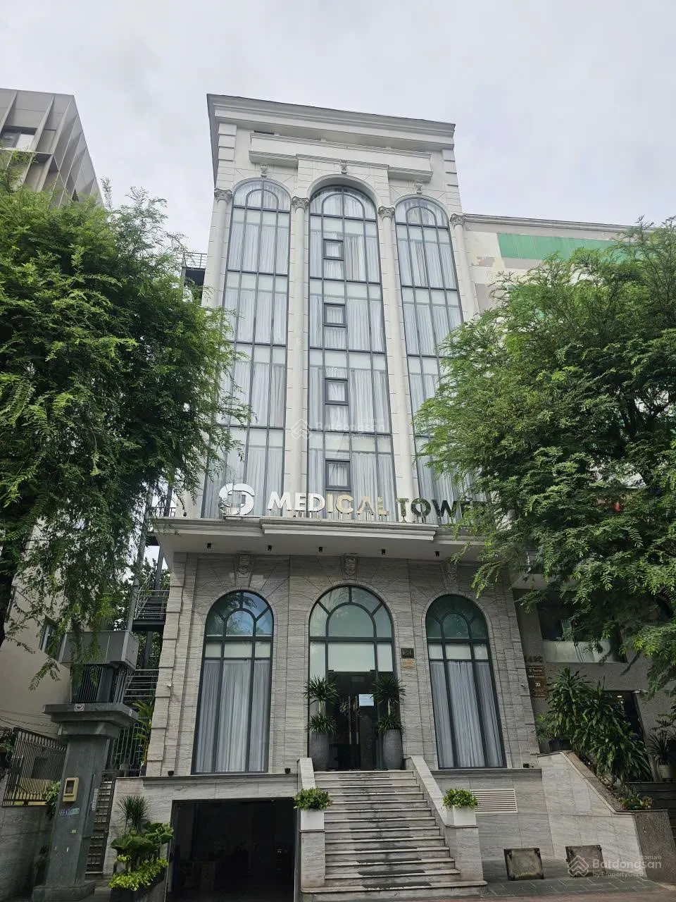 Building Trương Định 12x18m, 1500m2, 7 lầu, thang máy hợp spa thẩm mỹ