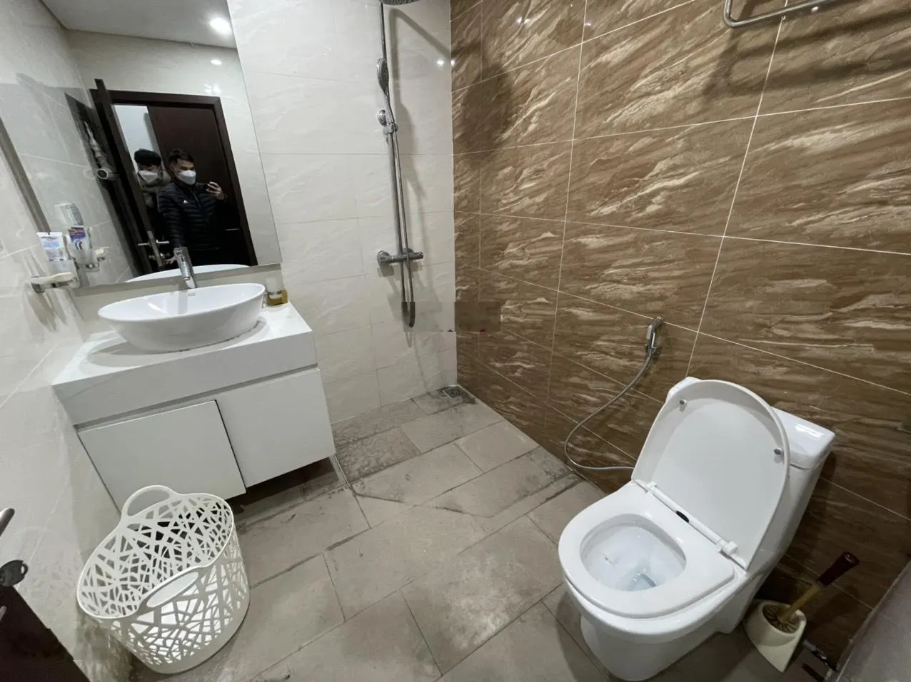 Cho thuê căn hộ chung cư Việt Đức Complex 80m2, 2 PN, 2 WC full đồ đẹp 15tr/th 091••••65