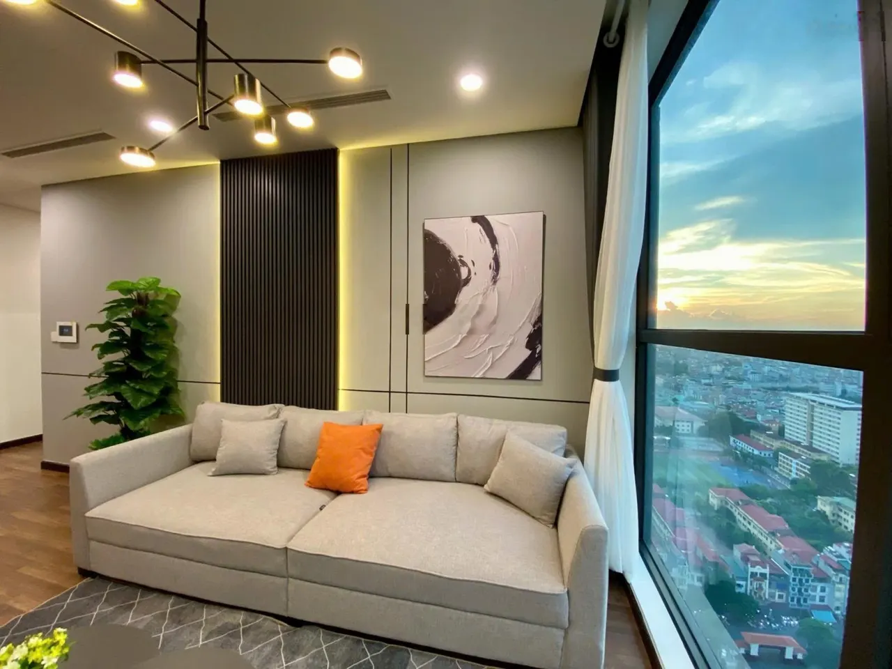 Cho thuê căn 2 phòng ngủ giá 17 tr/th, tại Green Diamond 93 Láng Hạ, vào ở ngay