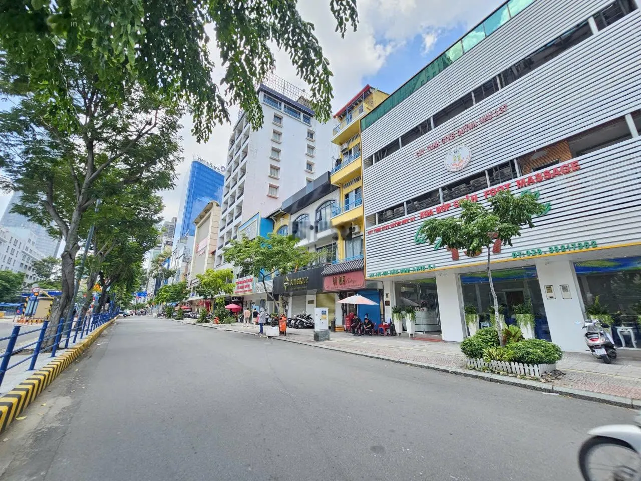 141 Bis Hàm Nghi ngang 12m 1000m2 4 tầng nội thất spa