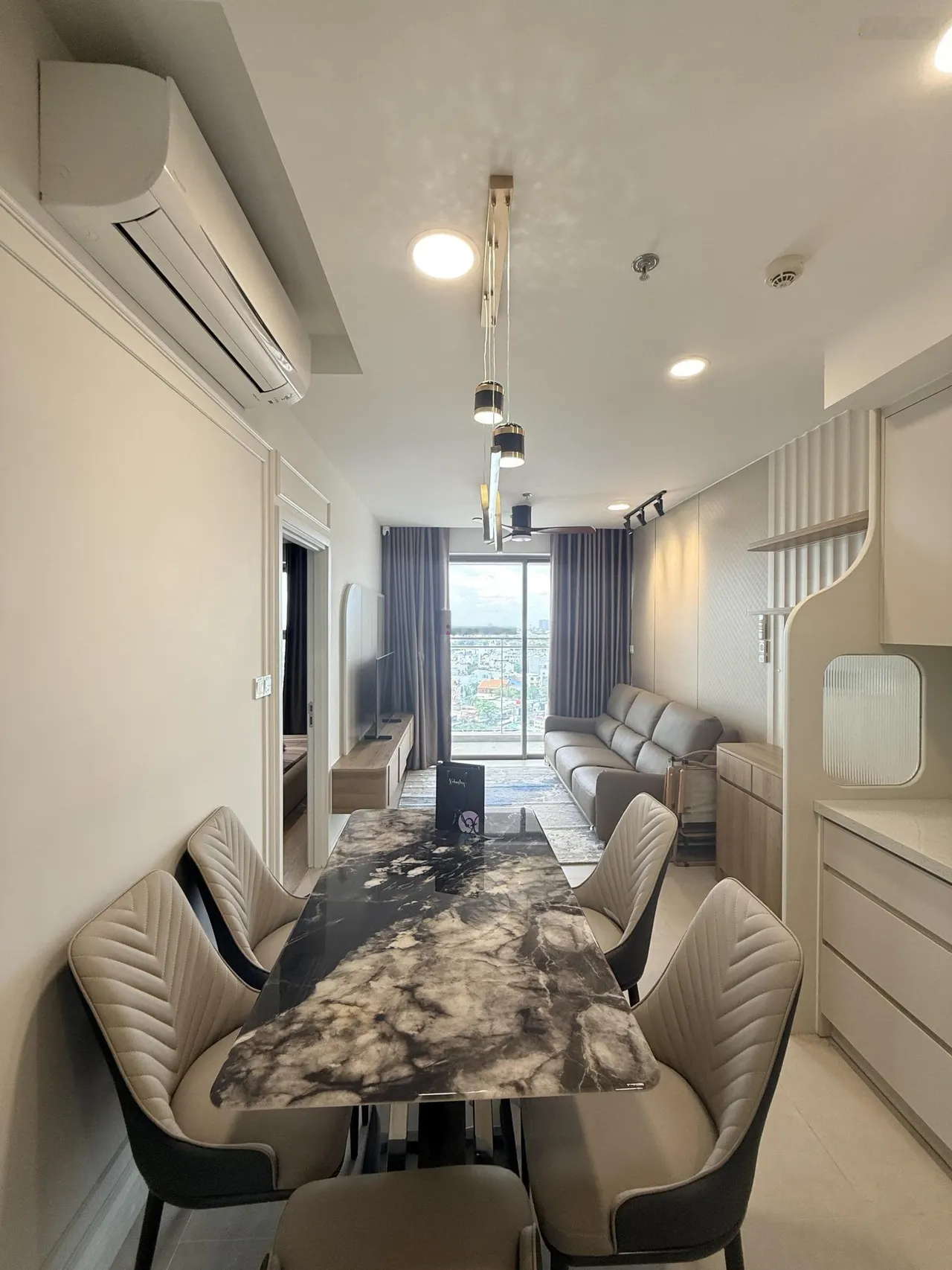 Rổ hàng cho thuê căn 2PN, 84m2, giá 11 triệu - 12 triệu tùy nội thất NTCB, nhà trống ở liền được