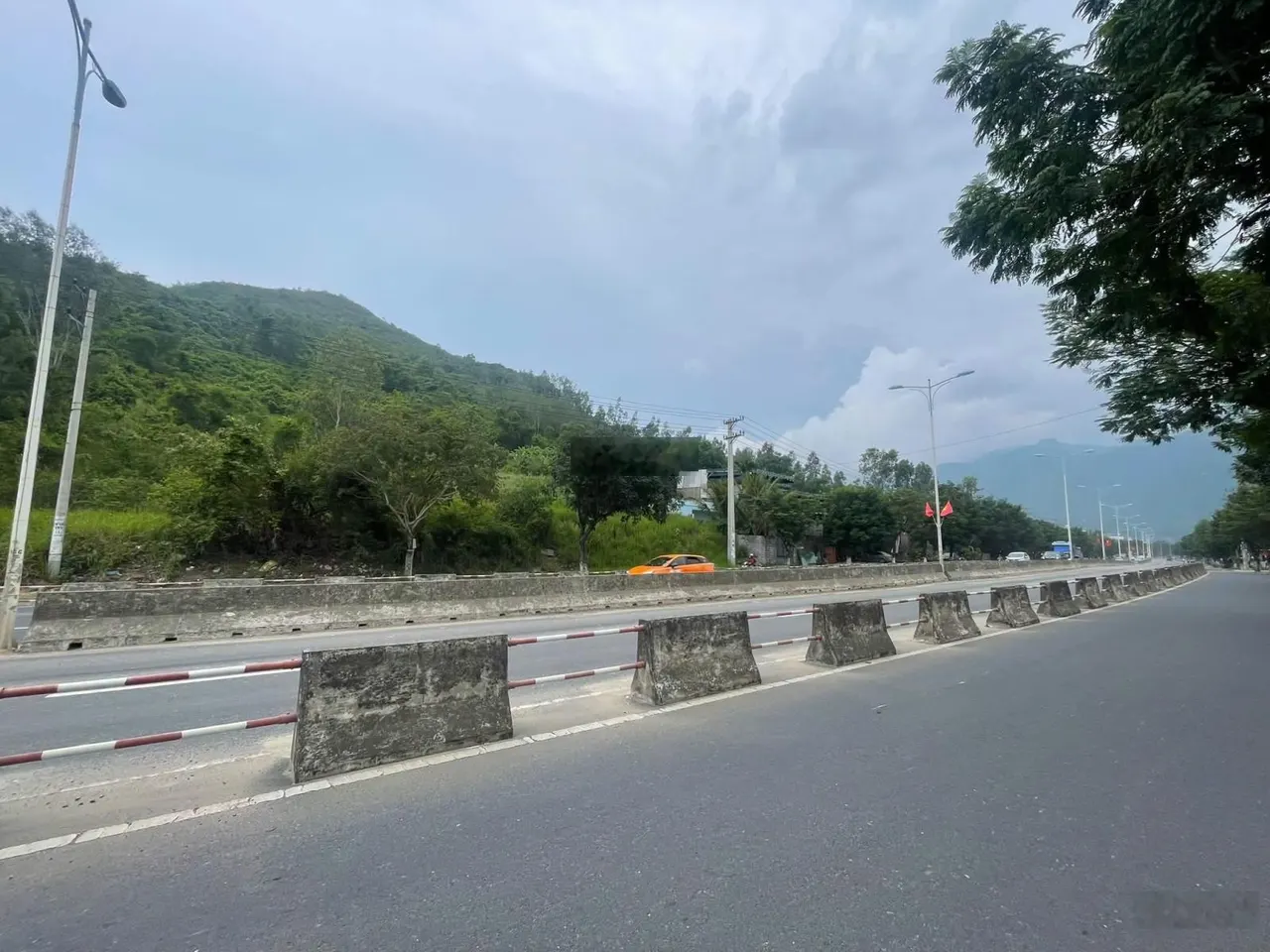 Cho thuê kho mặt tiền Nguyễn Tất Thành