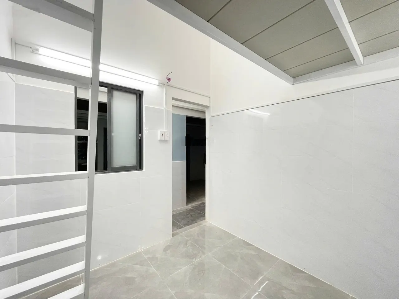 Trống 1p Duplex ngay chợ Thạch Đà (phù hợp ở 1 - 2 người)
