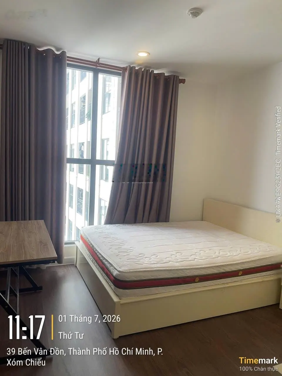 Cho thuê căn hộ Saigon Royal 2 phòng ngủ, 1 toilet, giá 19 triệu/tháng. LH: 090••••70
