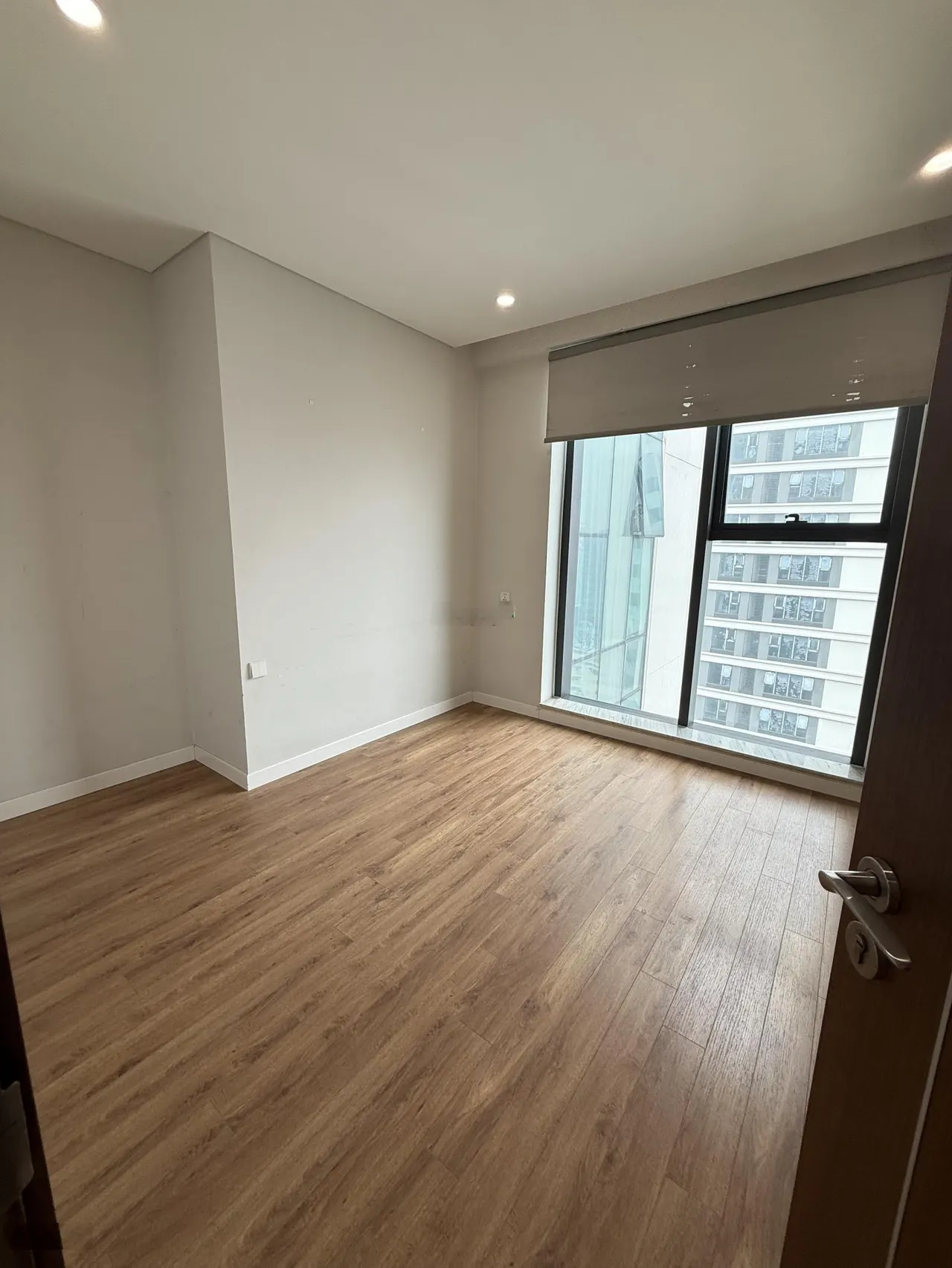 Cần cho thuê 3 ngủ 2VS diện tích 90m2, đồ cơ bản liền tường, có slot ô tô-Giá 18tr/1 tháng,ở ngay