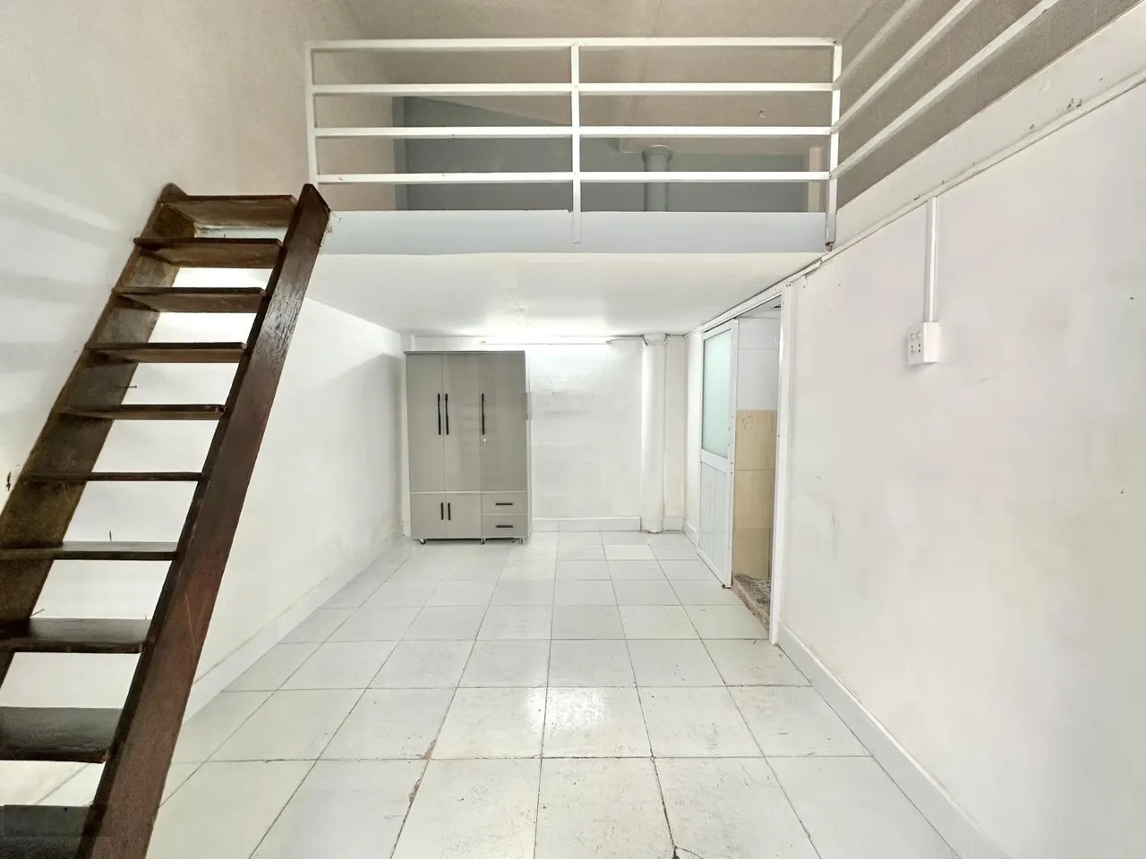 Cho thuê kiot 20m2 + gác lửng tách bếp sân trước rộng thoáng gần Công viên Làng Hoa, Gò Vấp