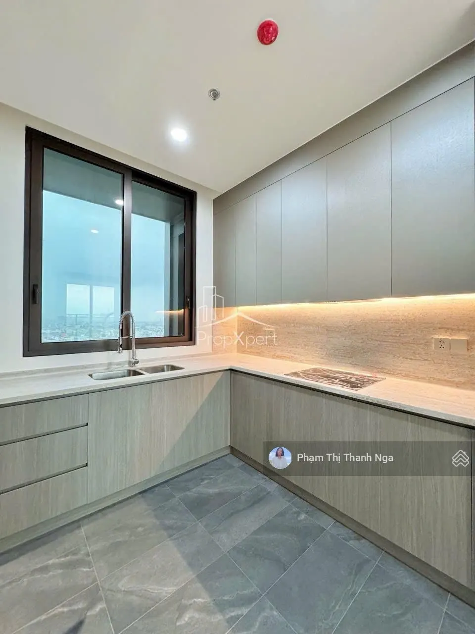 DEFINE - Cho thuê căn hộ - 3 PN - 4 WC - 220m² - view sông - thang máy riêng - NTCB