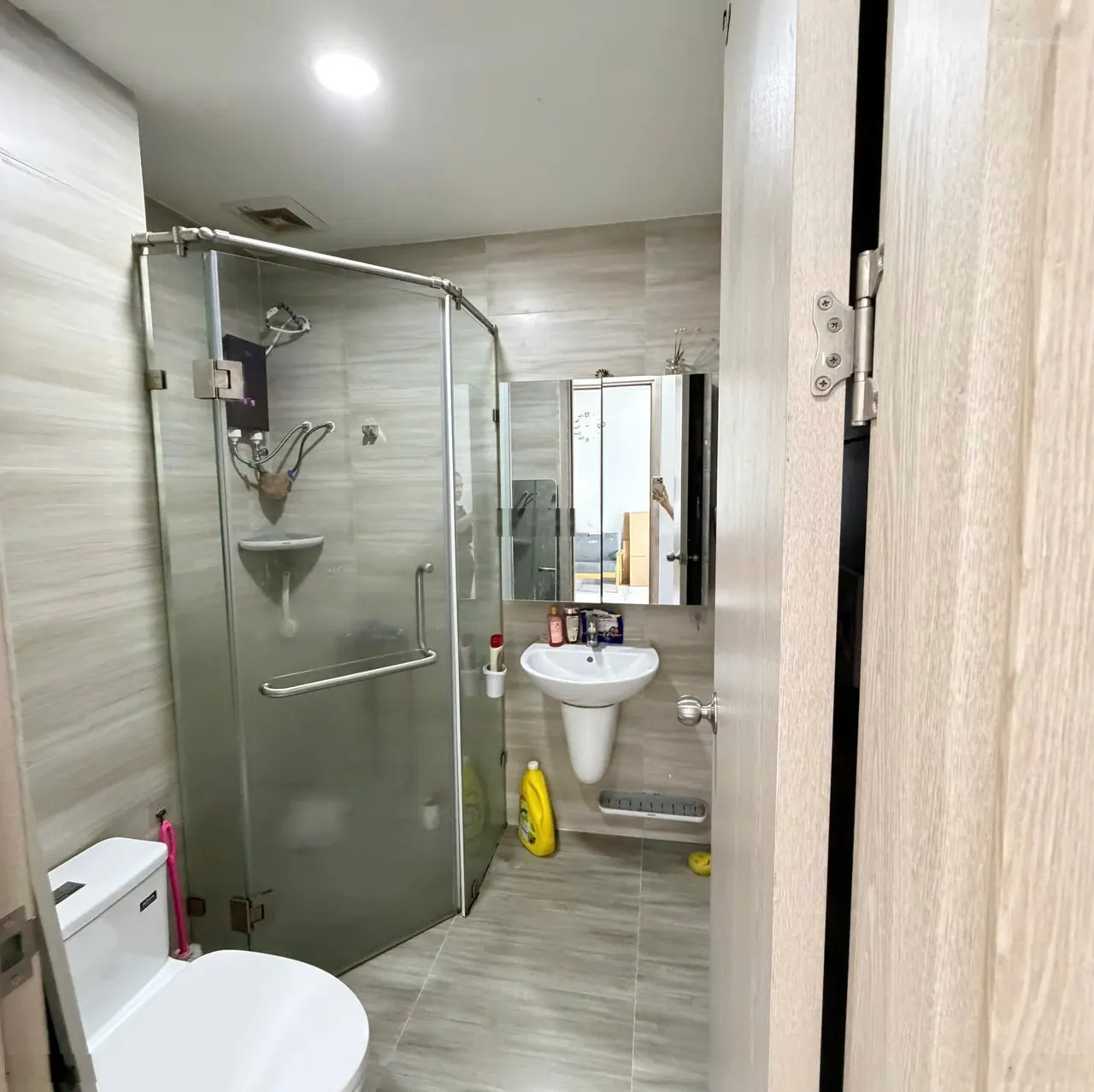 Nhà mới ở liền căn 2PN full nội thất 7tr tại Charm City Dĩ An