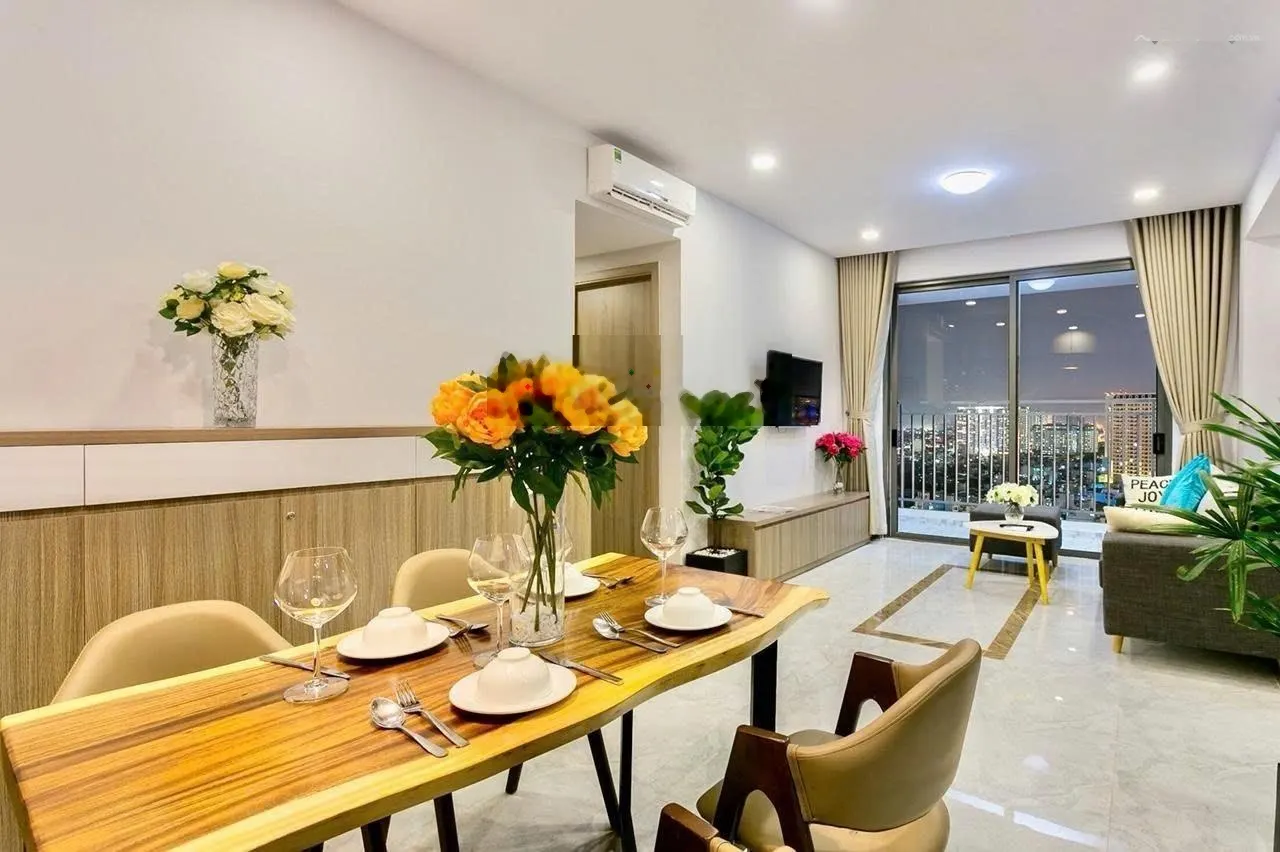 Cho thuê căn hộ cao cấp Kingdom 101, Quận 10, DT: 90m² (3PN - 2WC), nhà mới sạch đẹp