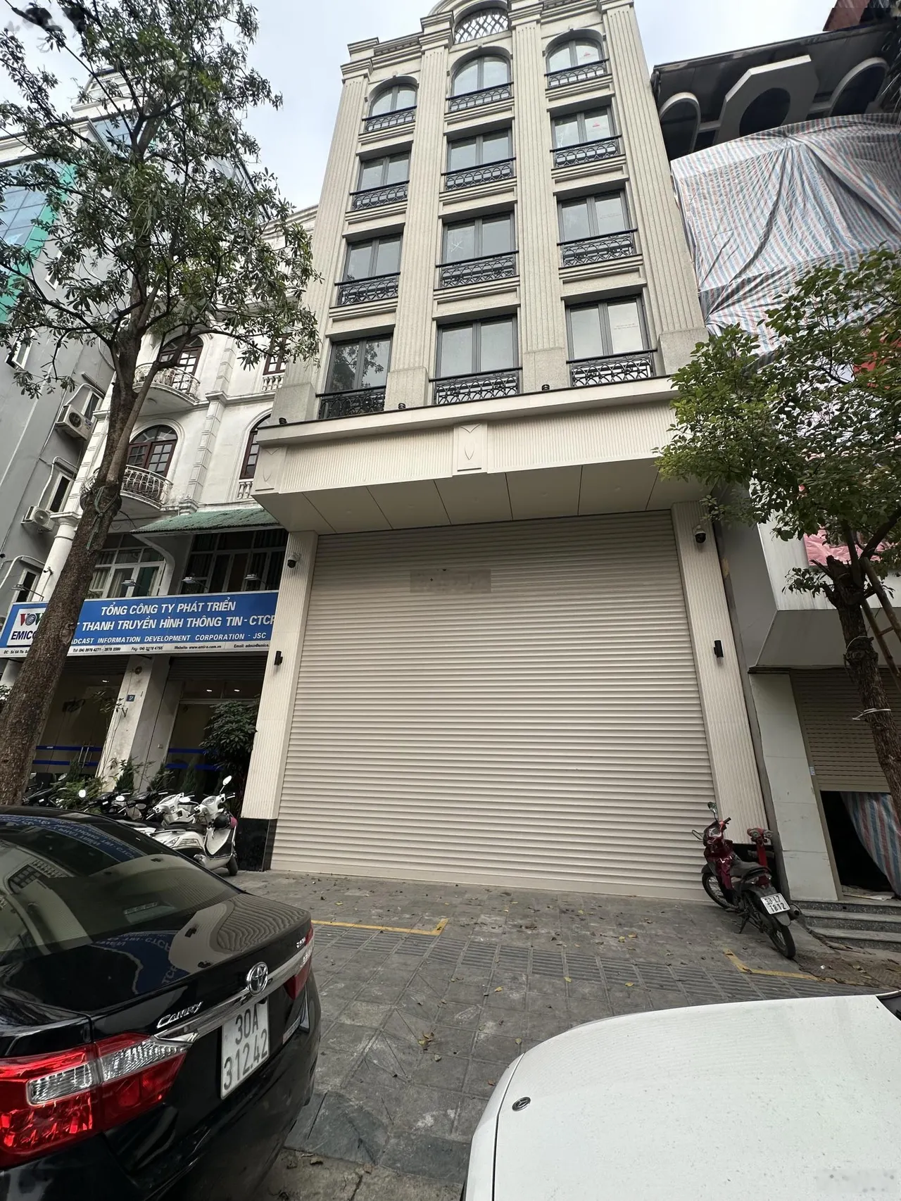 Cho thuê nhà đẹp mặt phố Trung Phụng, DT 90m2x7 tầng, MT 5.5m, Giá 70tr, LH 096••••56