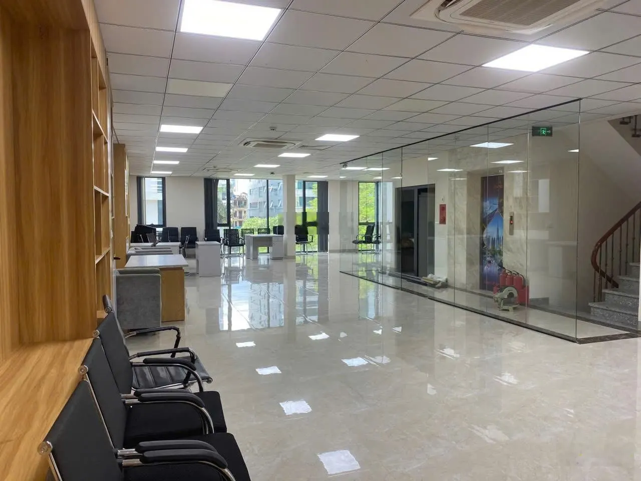 Cho thuê tòa nhà mới Nguyễn Văn Trỗi, P.10, Q.Phú Nhuận, DT: 8x20m, hầm trệt 5 lầu, PCCC đầy đủ