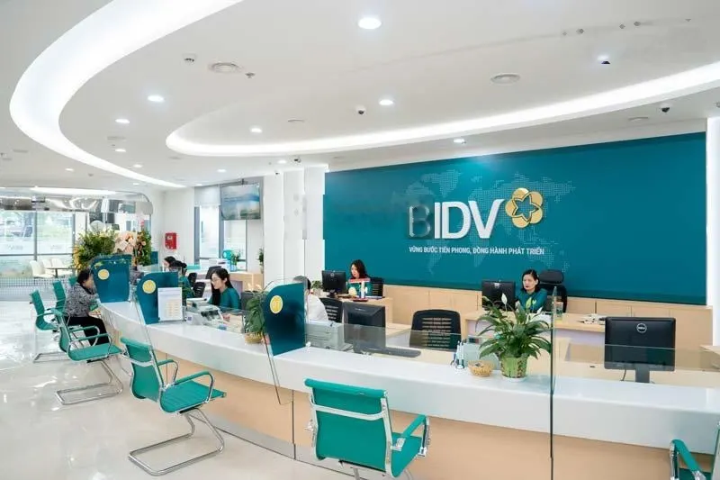 Cho thuê tòa nhà mặt tiền Phan Đăng Lưu, Phú Nhuận, DTSD 900m2, trệt 4 lầu