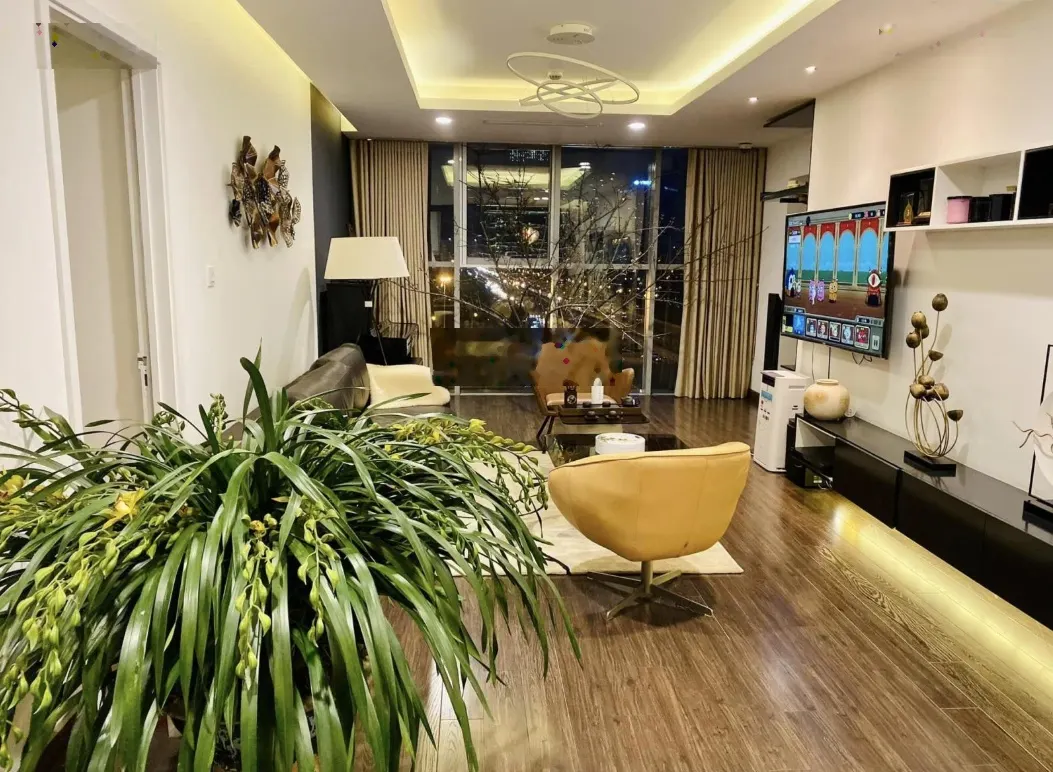 Cho thuê căn hộ N04 Hoàng Đạo Thúy DT: 90m2, 2PN, 2WC. Giá 16 tr/tháng LH: 098••••99
