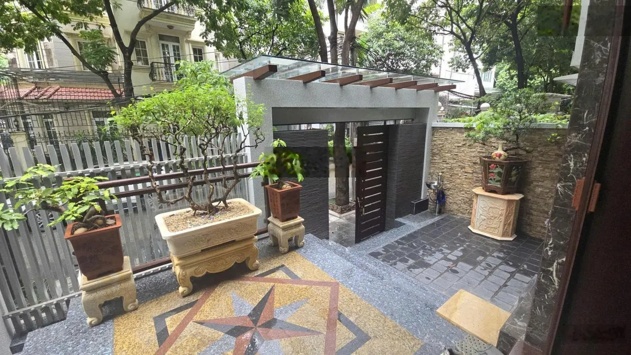 Chính chủ cho thuê nhà 240m2, 2 tầng, Dịch Vọng Hậu, Cầu Giấy, giá 40 triệu.