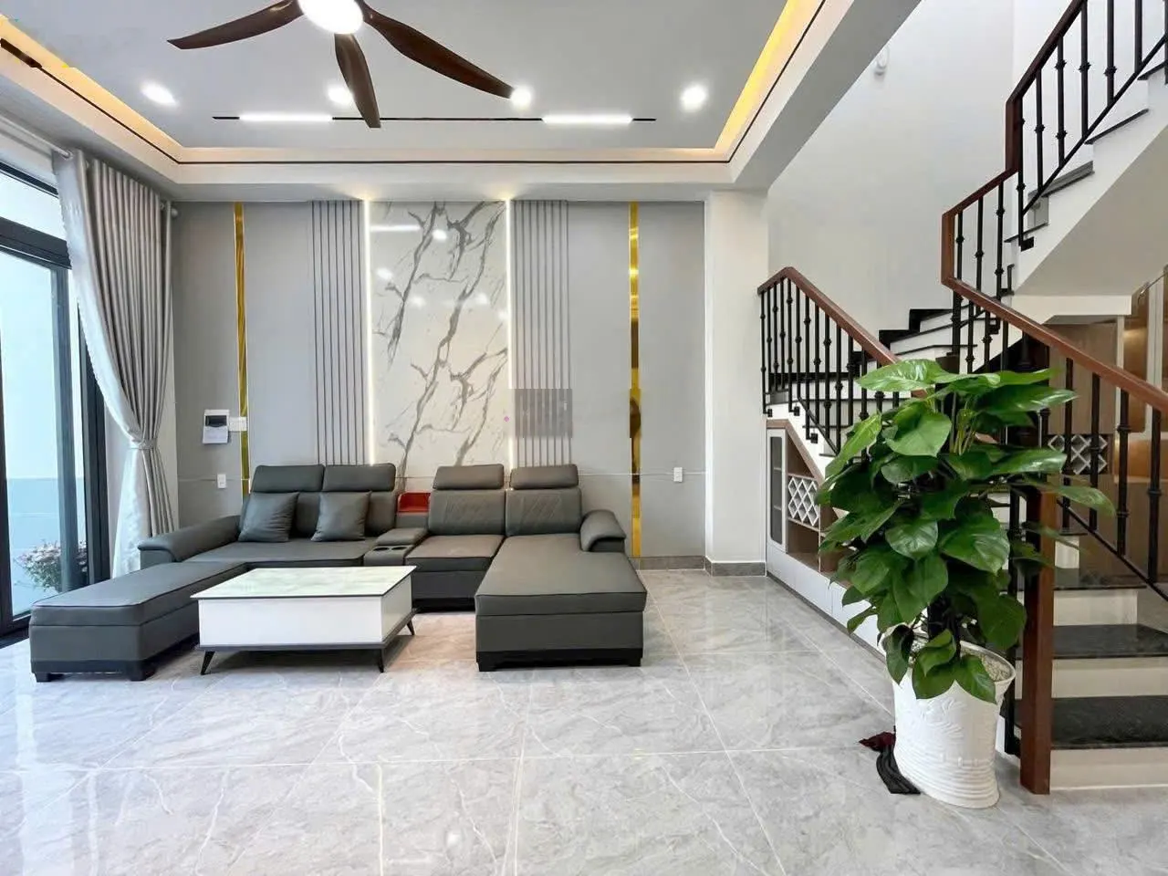 Ngay cây xăng Đức Hưng - Đồng Khởi, cả nhà và đất