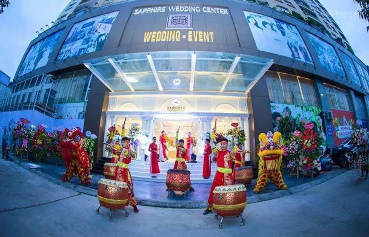 Cho thuê 3500m2 tòa nhà Thăng Long mặt phố Ngọc Khánh giá 455 triệu/tháng. Kinh doanh mọi mô hình