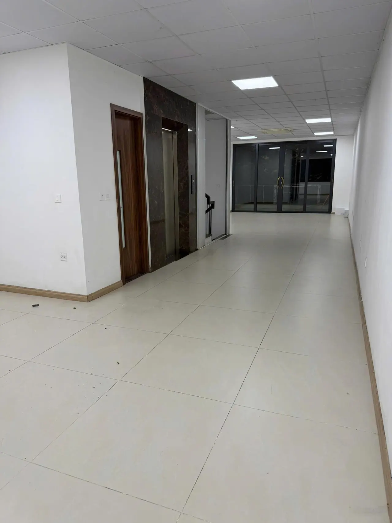 Cho thuê nhà riêng Hồ Tùng Mậu, Cầu Diễn, DT 90m2, 7 tầng, thang máy, nhà đẹp full đồ, giá chỉ 50tr