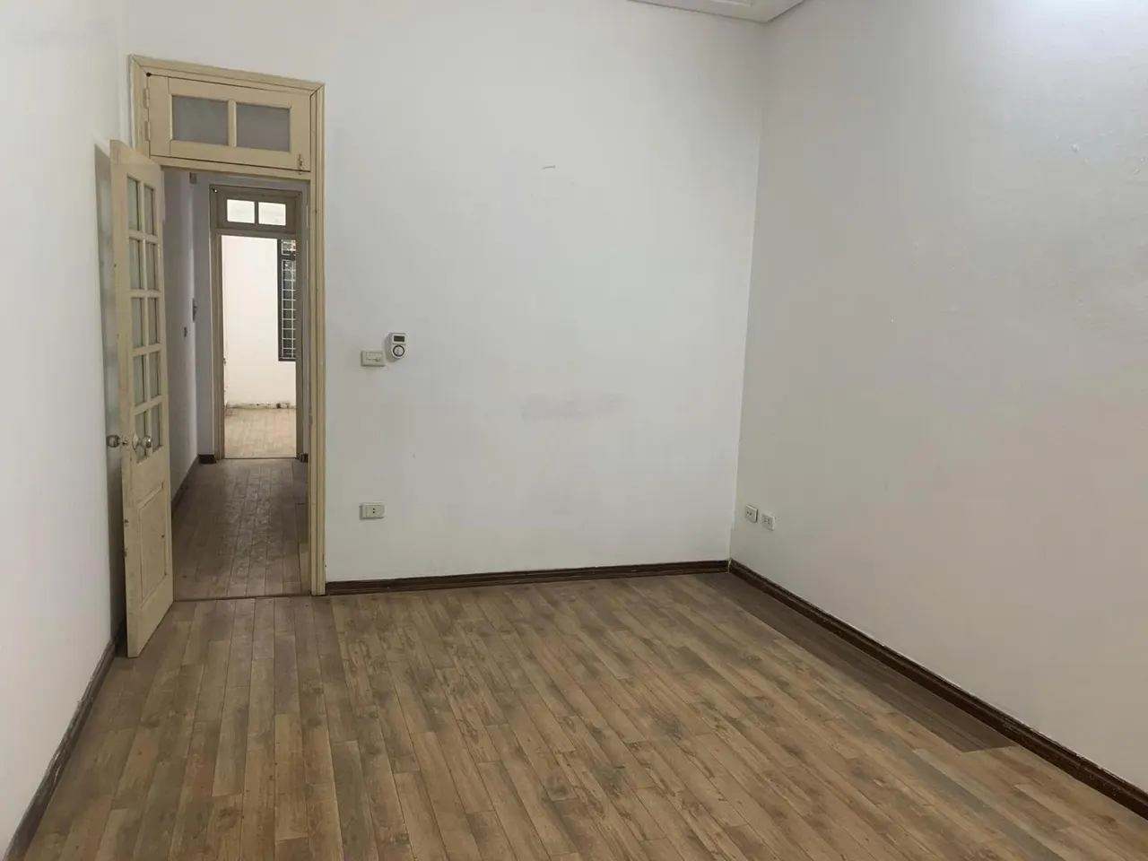 Cho thuê nhà riêng Phạm Văn Đồng gần Bộ Công an 35m2x1 tầng có gác sép giá 5tr tr ô tô đỗ cửa