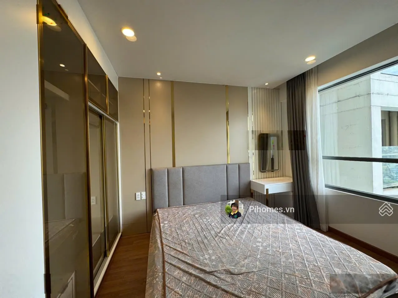 Pihomes cho thuê căn hoàn toàn mới The Gold View 2PN 2WC view sông đủ nội thất đẹp view sông hồ bơi