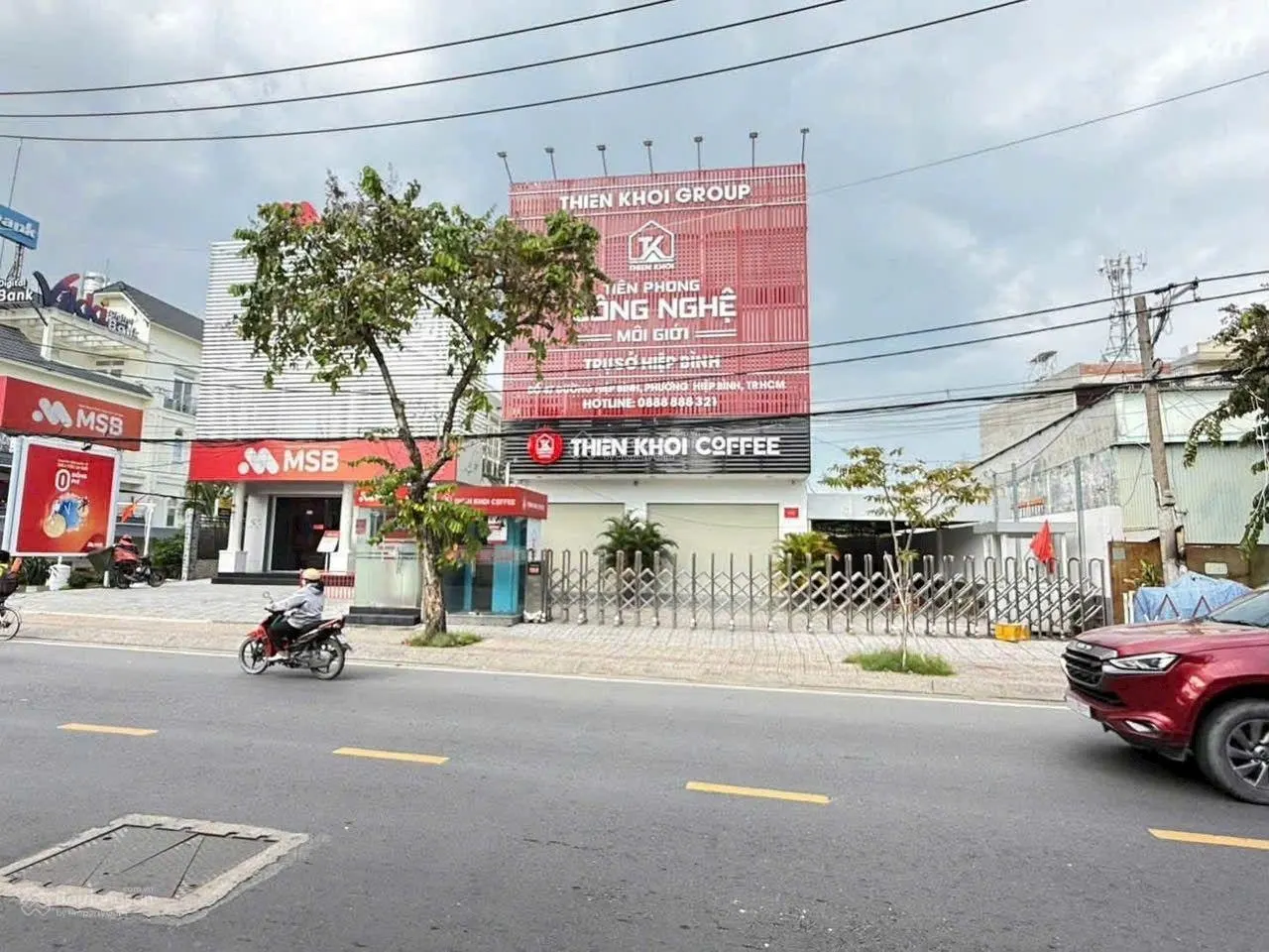 Cho thuê nhà MT Hiệp Bình, DT: 15m x 20m, 1 trệt, 2 lầu, Thủ Đức