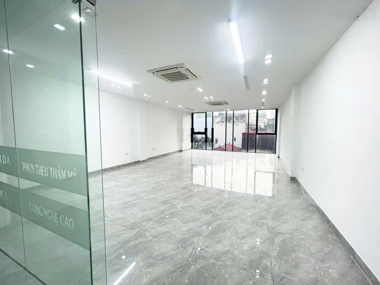 Chính chủ cho thuê văn phòng 75m2 số 6 ngõ 110 Trần Duy Hưng giá chỉ 14tr