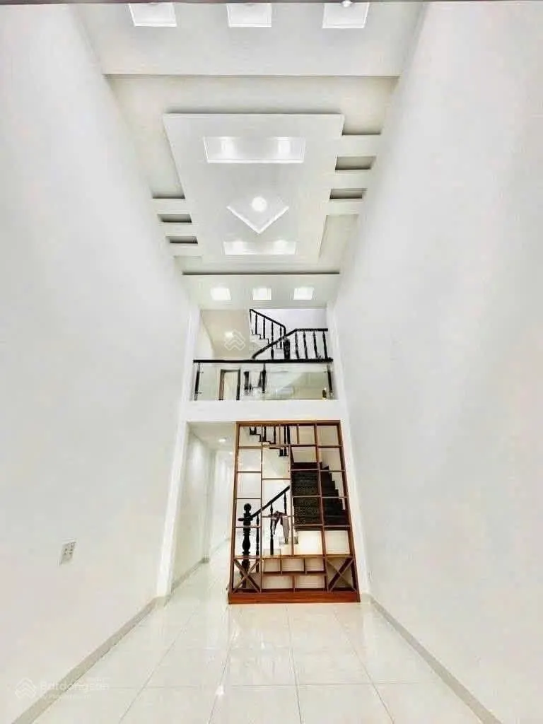 Trệt 2 lầu 3,8x17m nở hậu 9m có 3PN 2WC hẻm xe hơi gần chợ Căn Cứ Nguyễn Oanh Gò Vấp