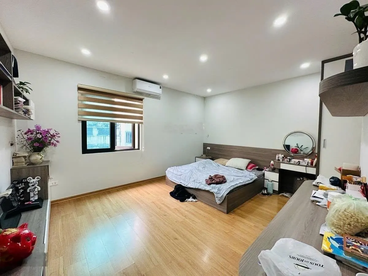 Trung tâm Ba Đình - Đội Cấn 98m2 giá ~170tr/m2 nhà 5 tầng chắc chắn.