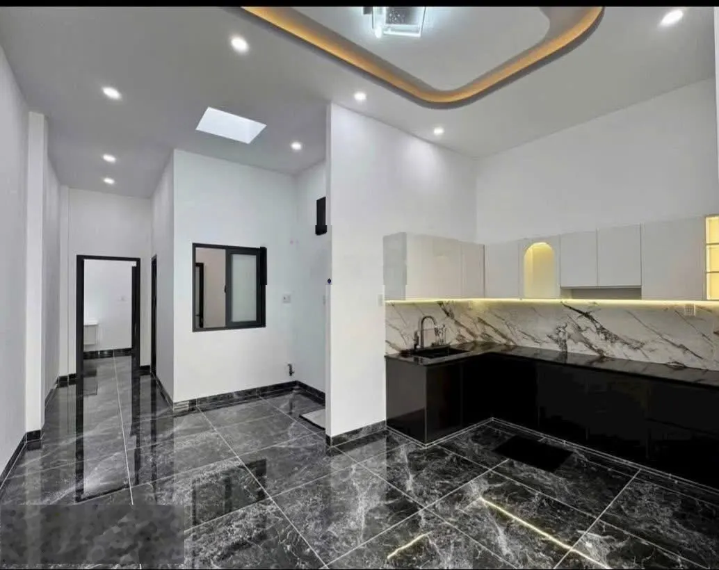 Cần 300 triệu để sở hữu nhà trong hình, vị trí nhà nằm sát bên Tân Phong cũ, giá quá rẻ. 093••••31
