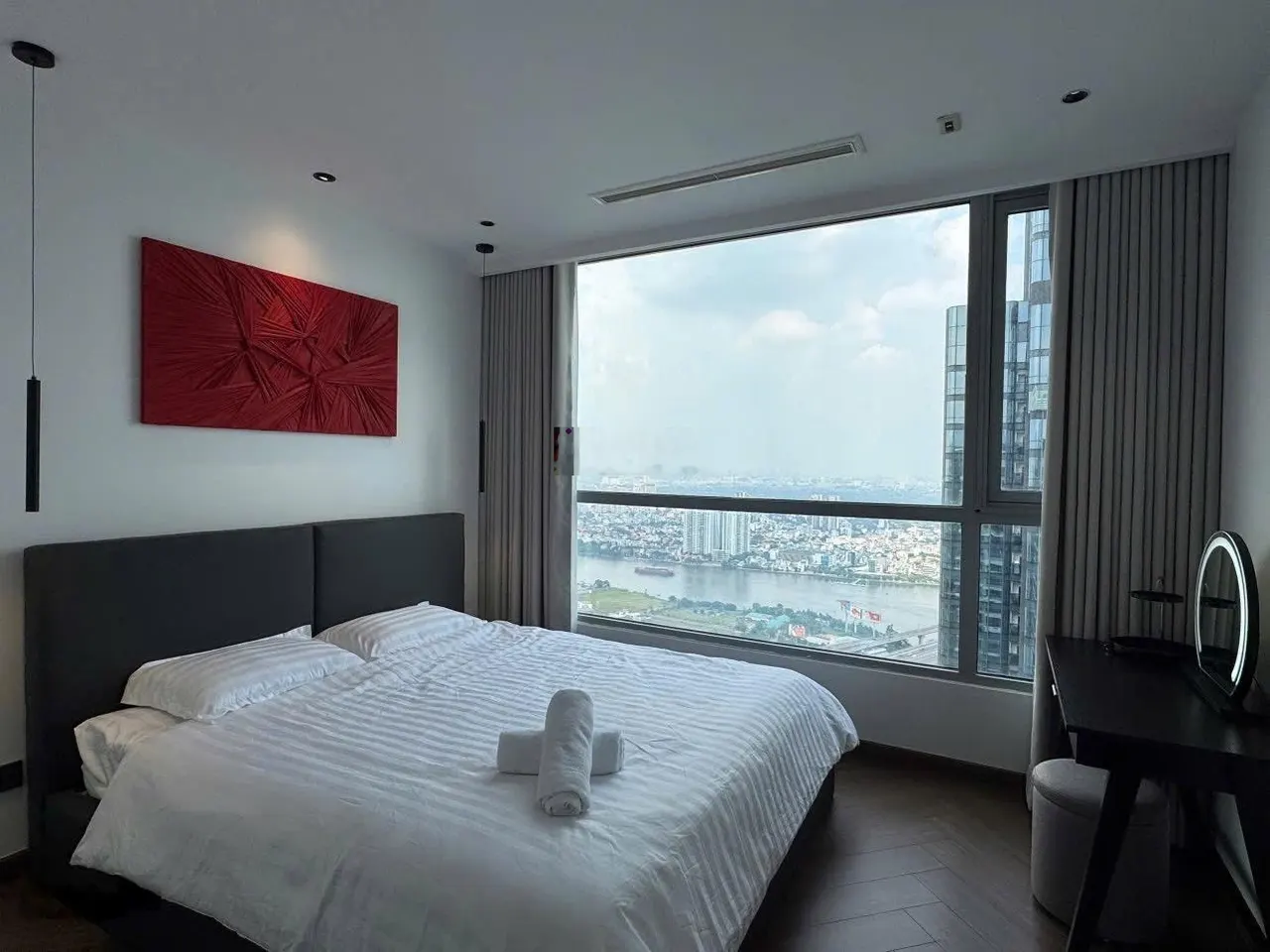 Cho thuê 3PN, 2WC, 120m2 tại Vinhomes Central Park. Xem nhà trực tiếp 086973568