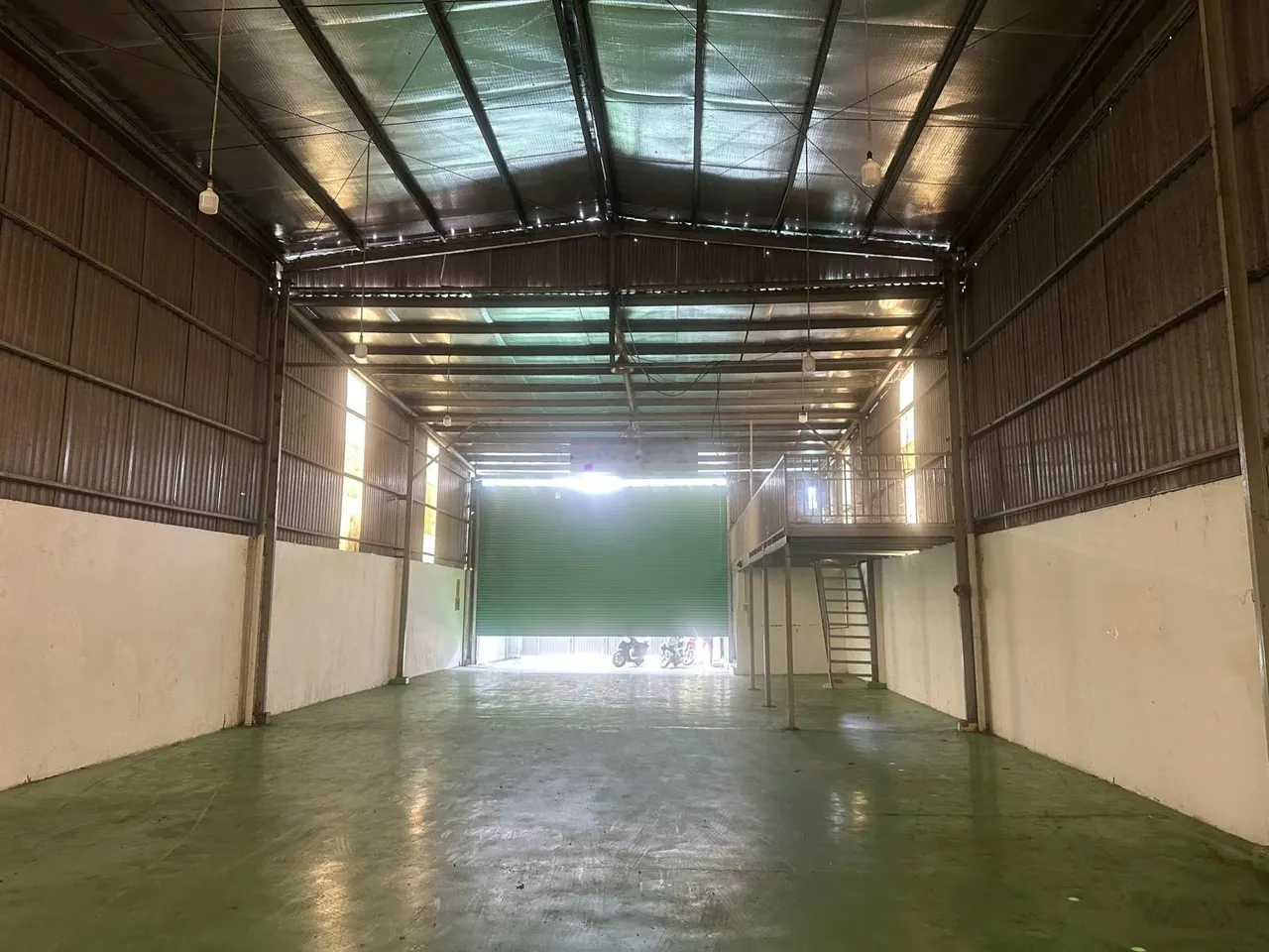 CHO THUÊ KHO XƯỞNG 650m2 tại Bình Chánh , Hồ Chí Minh , Đường cont 24/24 .