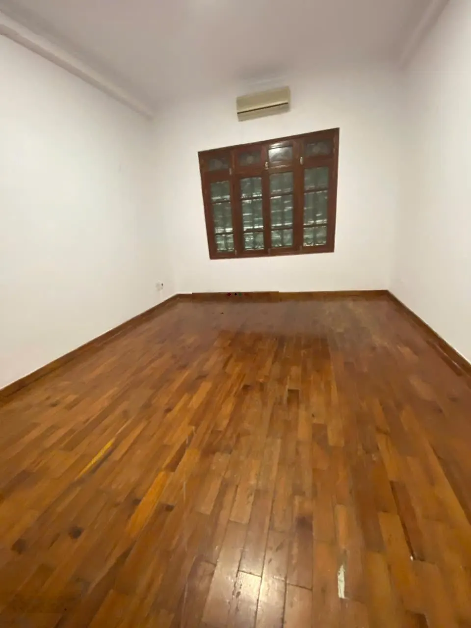 Cho thuê nhà Đại Kim - Định Công, DT 55m*4 tầng, ô tô đỗ cửa thoải mái, 5PN, giá 18tr có trao đổi.