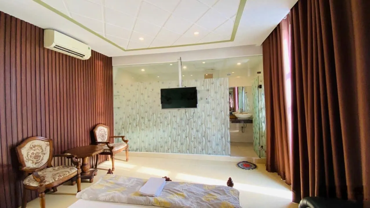 Cho thuê nhà nghỉ 11 phòng full nội thất đang kinh doanh ngay Vincom Biên Hòa