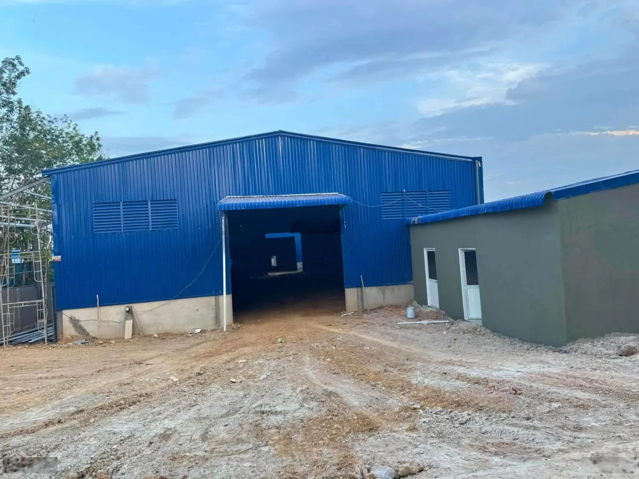 Cho thuê xưởng tại Đất Cuốc 2500m2 giá chỉ 150tr/tháng, xưởng mới đẹp