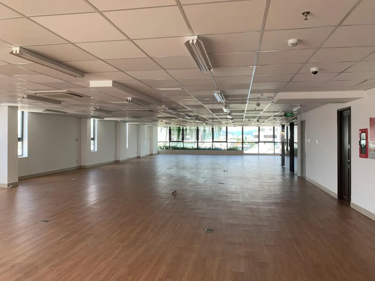 Văn phòng cho thuê cho 50 - 70 người làm việc gần cầu Sông Hàn