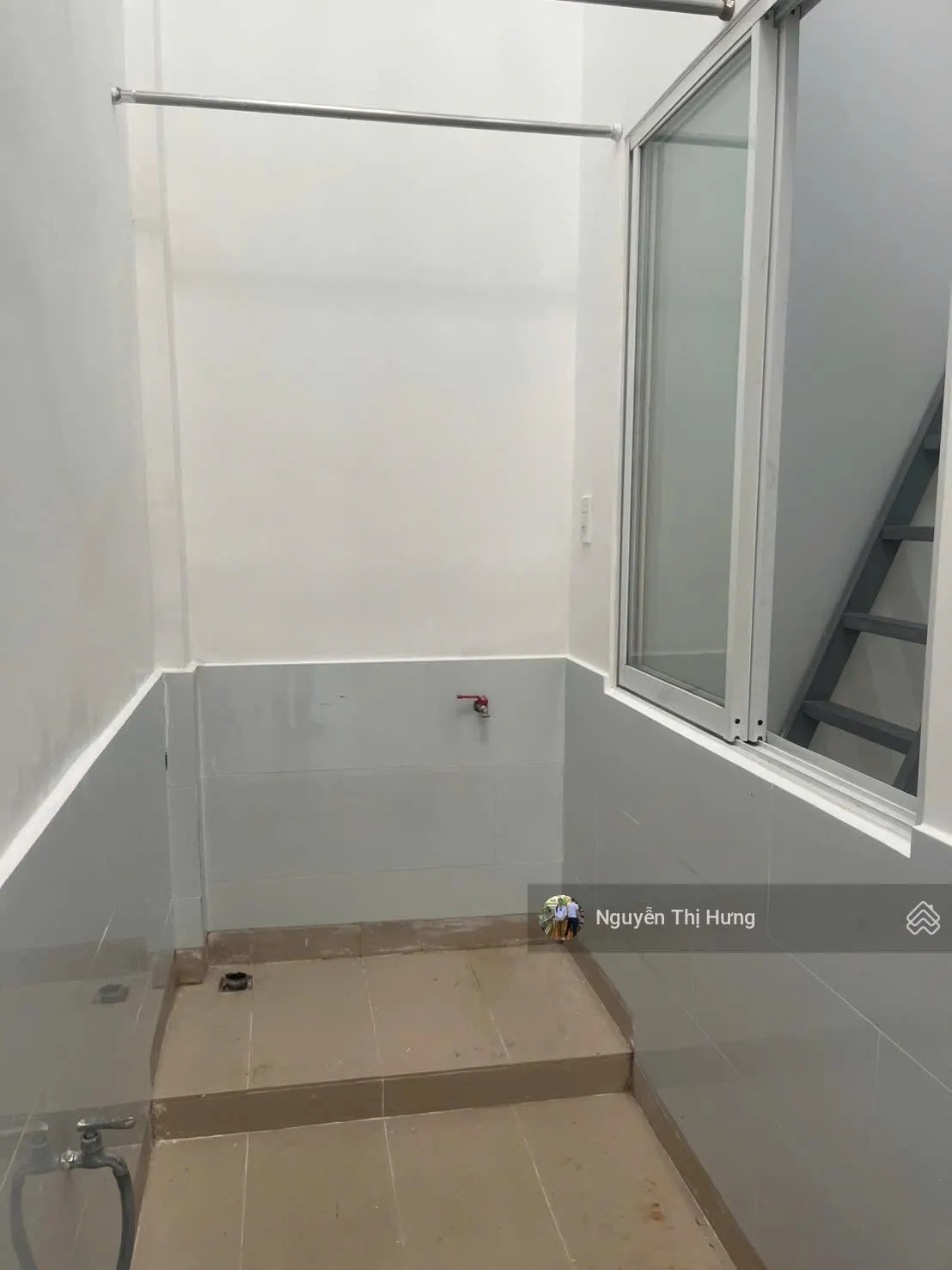Cho thuê nhà c4 khu đường số phạm hữu lầu q7-4.5x17m,2pn,nhà mới sơn. xe hơi đậu cửa-giá : 9tr.