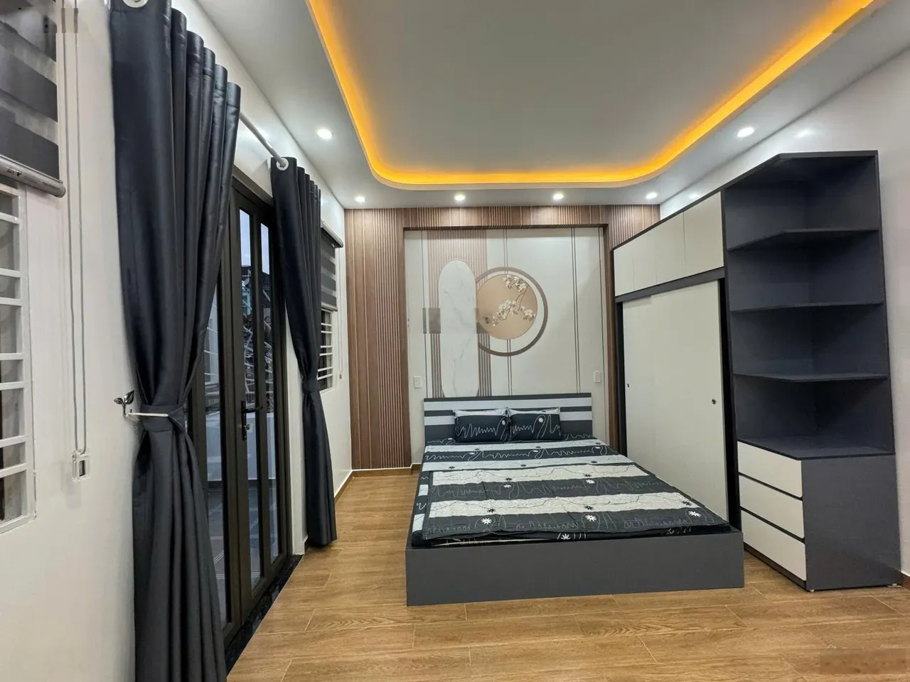 Cho thuê nhà Văn Cao mới tinh, 59m2, 4 tầng, 4 ngủ full 13 triệu 091••••45